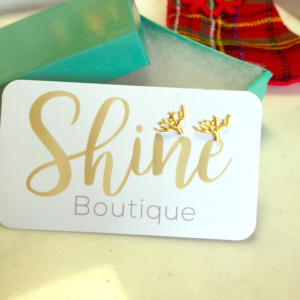 Tiny gold tree studs